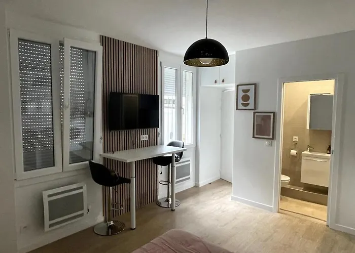 Lägenhet Eiffel Tour Cosy Rosalia Paris